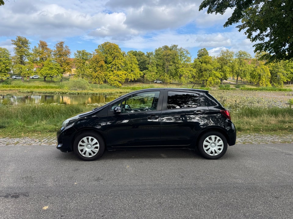 Toyota Yaris 1,0 VVT-i T2 Komfort 5d