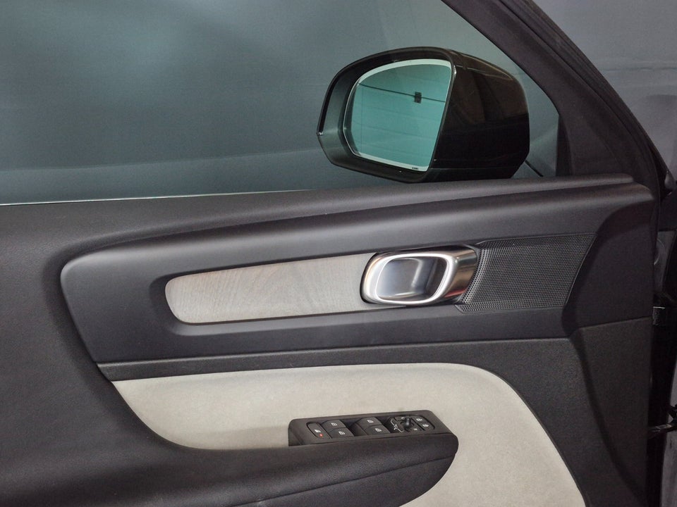 Volvo XC40 1,5 T4 ReCharge Inscription aut. 5d