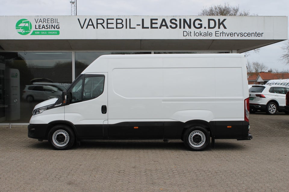 Iveco Daily 2,3 35S14 12m³ Van AG8