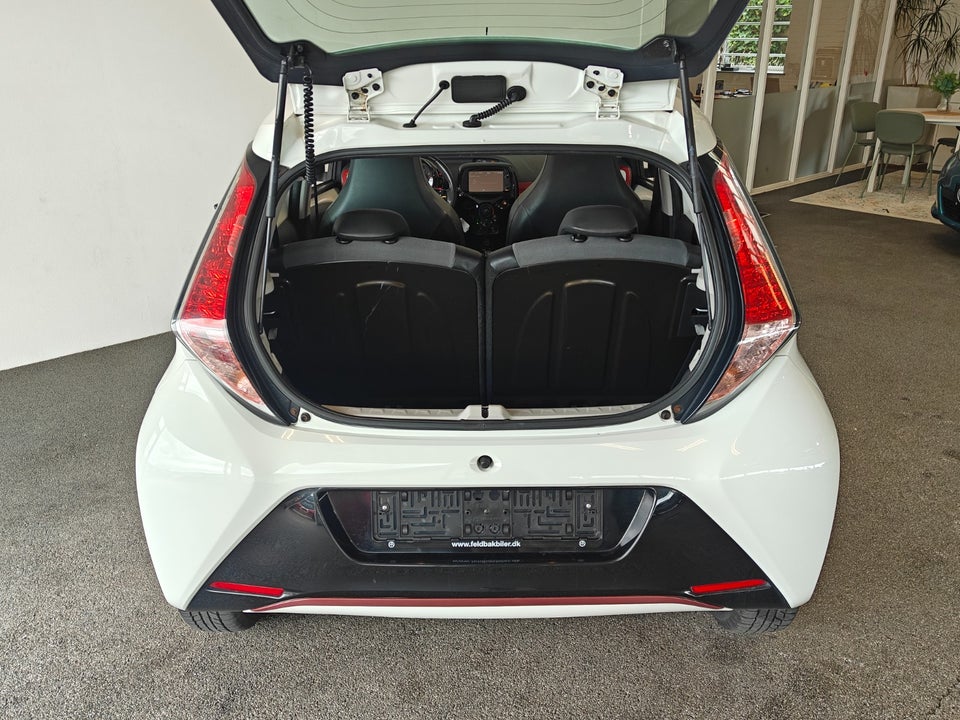 Toyota Aygo 1,0 VVT-i x-sky 5d