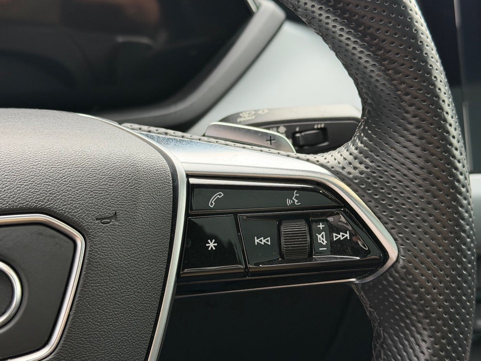 Audi e-tron GT quattro 4d