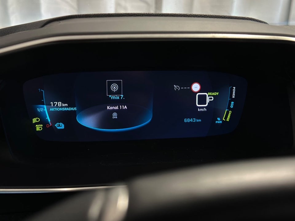 Peugeot e-2008 50 GT 5d