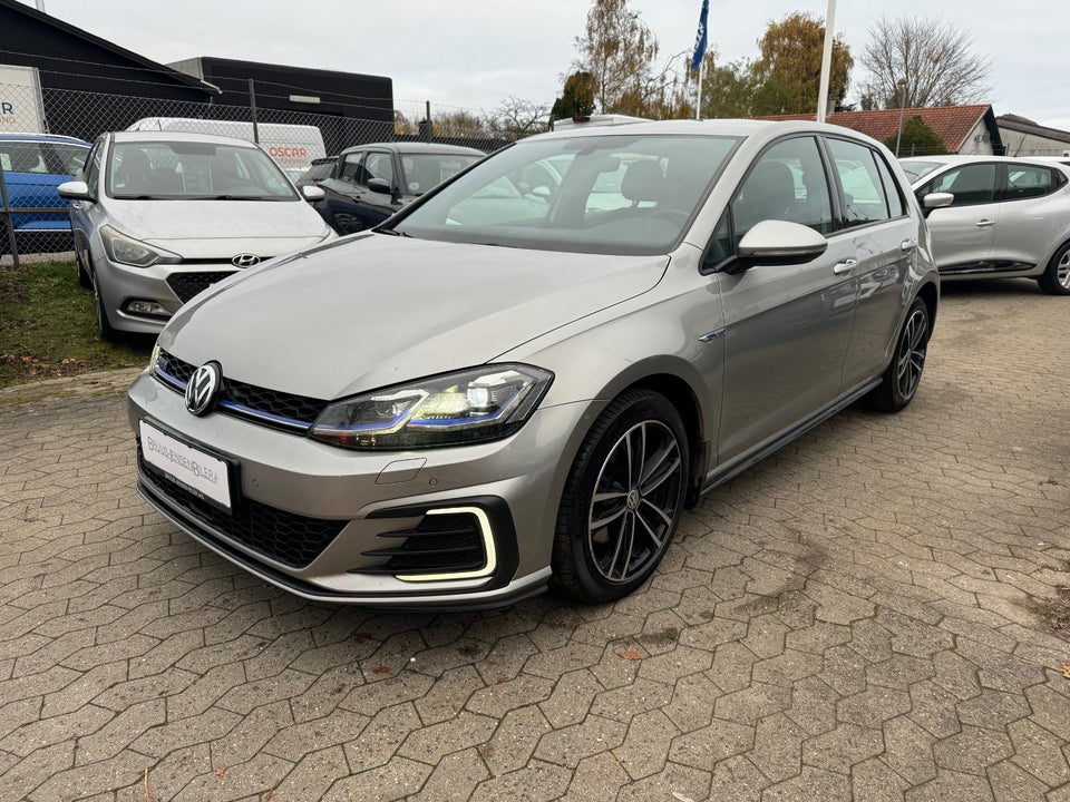 VW Golf VII 1,4 GTE DSG 5d