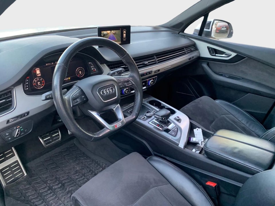 Audi Q7 3,0 TDi 272 S-line quattro Tiptr. 7prs 5d