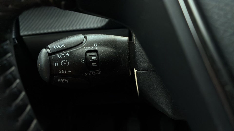 Peugeot 208 1,2 PureTech 100 Supreme+ 5d