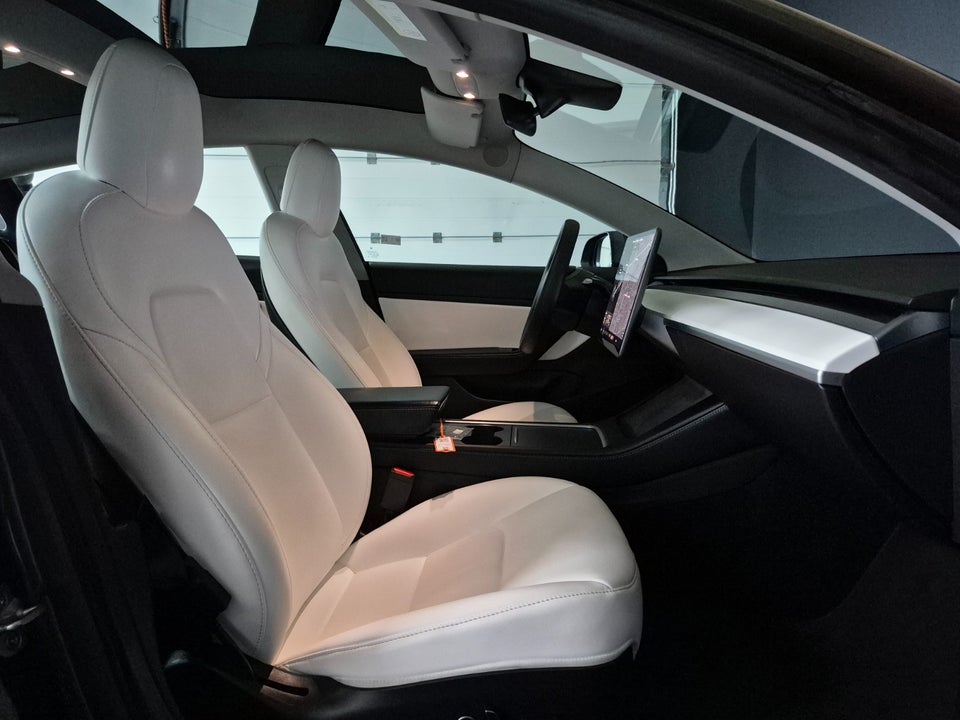 Tesla Model 3 Standard Range+ RWD 4d