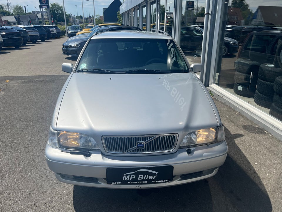 Volvo V70 2,4  5d