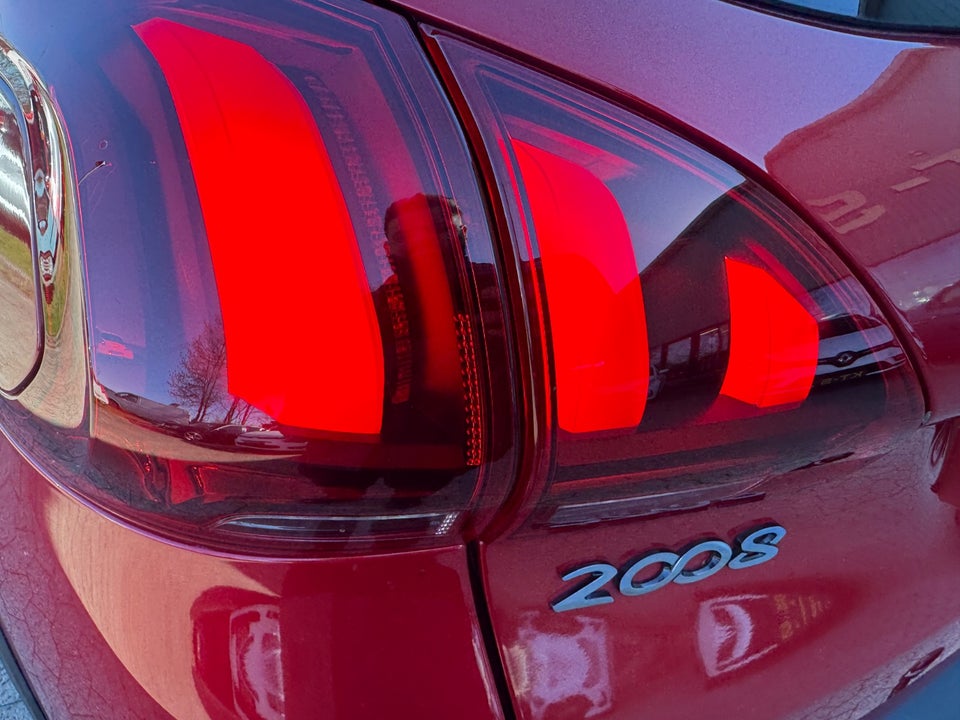 Peugeot 2008 1,6 BlueHDi 100 Allure Sky 5d