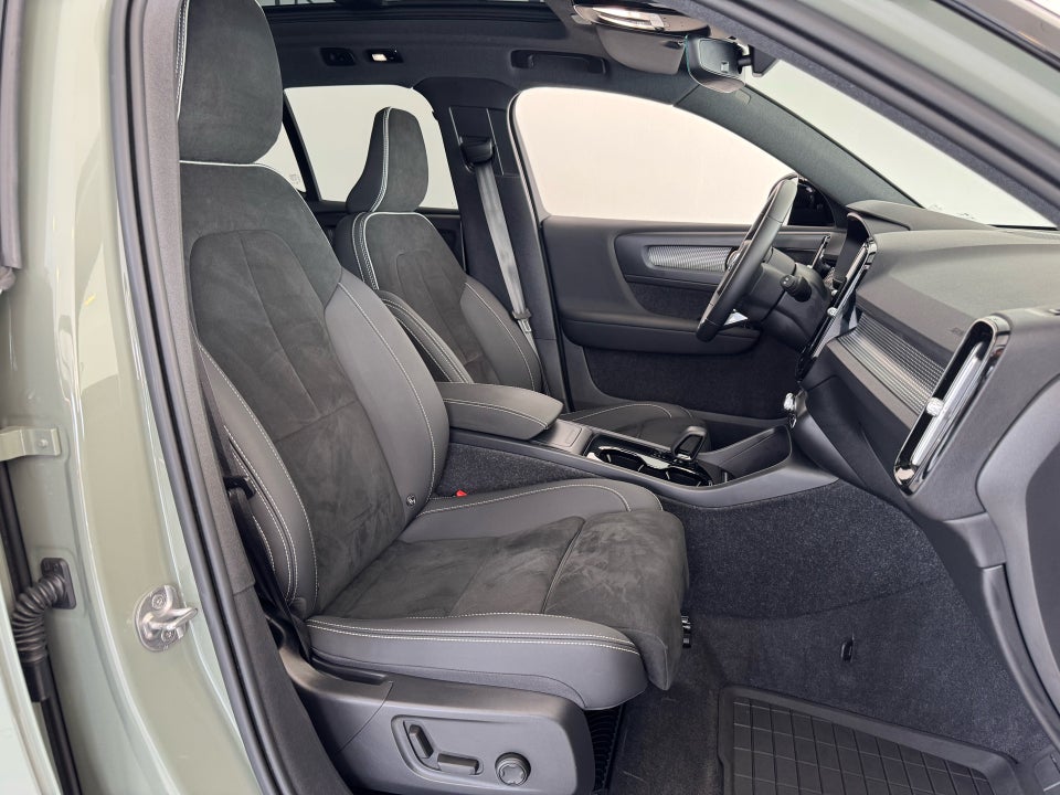Volvo XC40 P6 ReCharge Pro 5d
