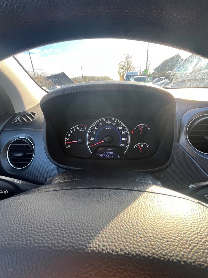 Hyundai i10 1,0 Premium 5d