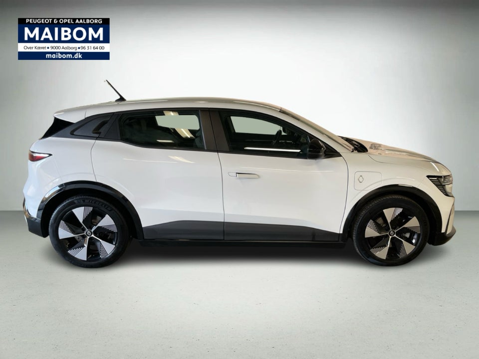 Renault Megane E-Tech 40 Equilibre 5d