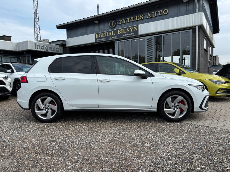 VW Golf VIII 1,4 GTE DSG 5d