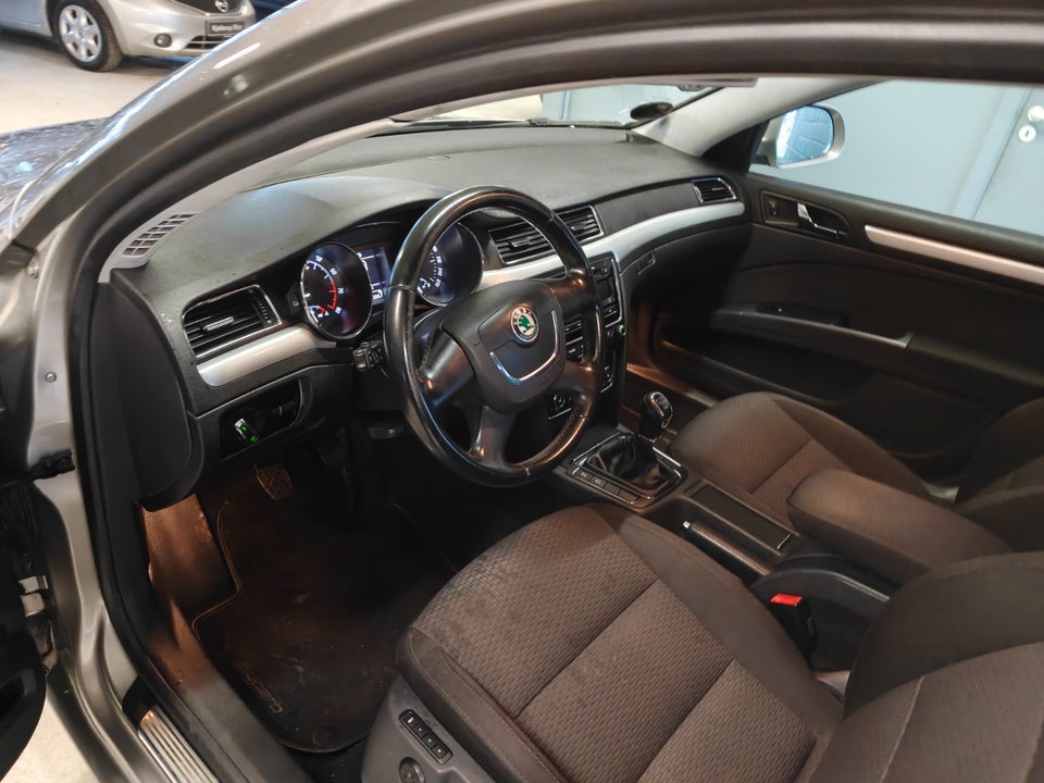 Skoda Superb 1,8 TSi 160 Elegance Combi 5d