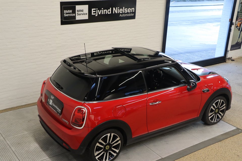 MINI Cooper SE Camden 3d