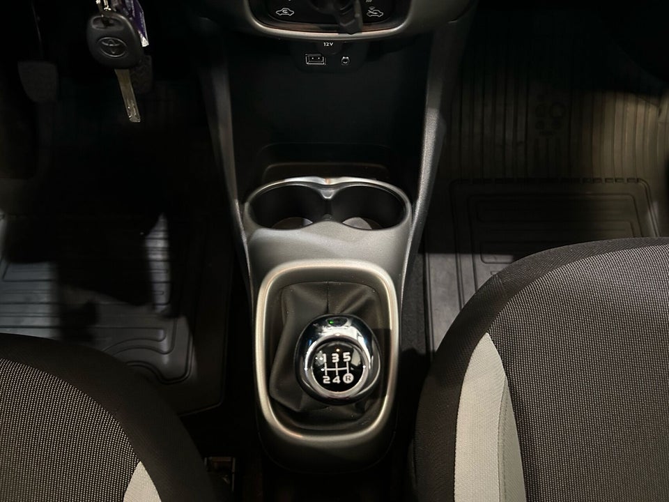 Toyota Aygo 1,0 VVT-i x-play x-touch 5d