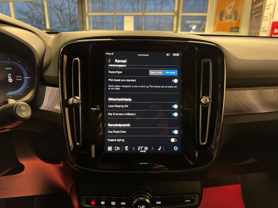 Volvo XC40 P8 ReCharge Twin Plus 5d