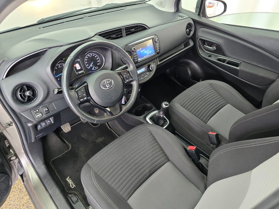 Toyota Yaris 1,0 VVT-i T2 Premium 5d