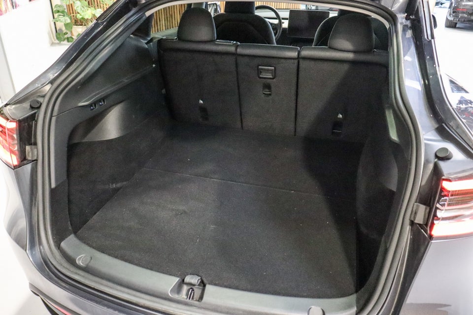 Tesla Model Y Long Range AWD 5d