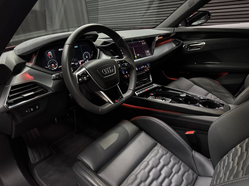 Audi RS e-tron GT quattro 4d