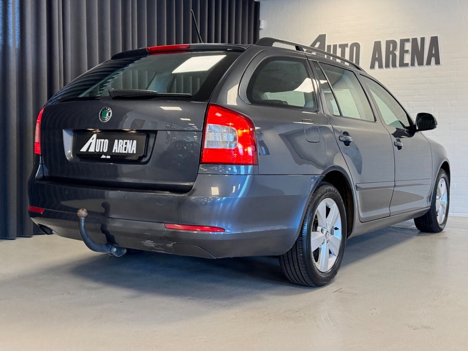 Skoda Octavia 1,6 TDi 105 Ambiente Combi 5d