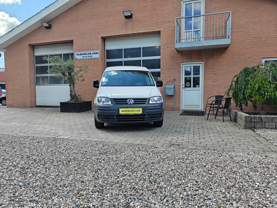 VW Caddy Maxi 1,6 TDi 102 Comfortline BMT Van 4d