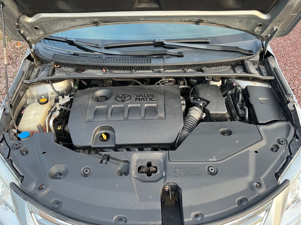 Toyota Avensis 1,6 VVT-i T1 4d