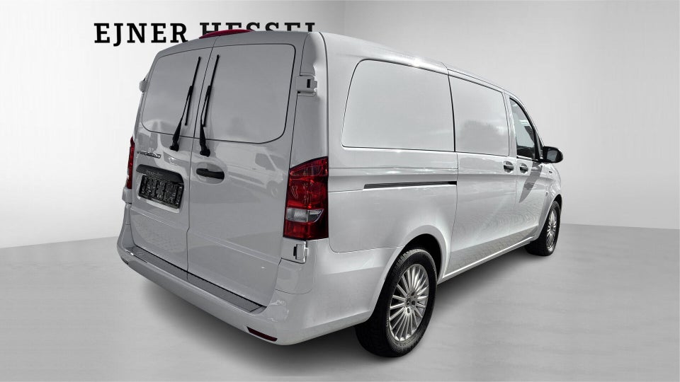 Mercedes eVito 129 Tourer PRO L Van