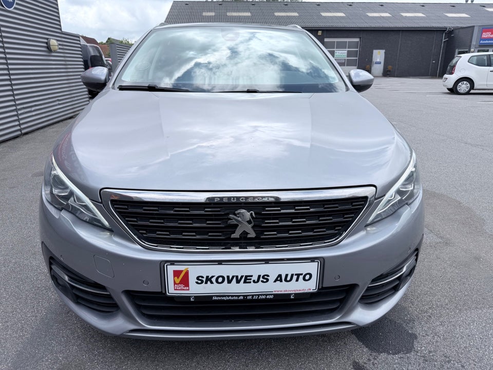 Peugeot 308 1,5 BlueHDi 130 Allure Sky SW 5d