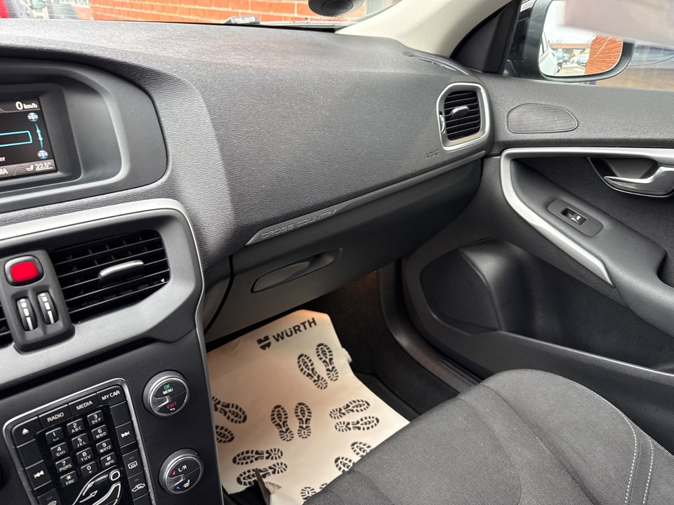 Volvo V40 CC 1,6 D2 115 Kinetic aut. 5d