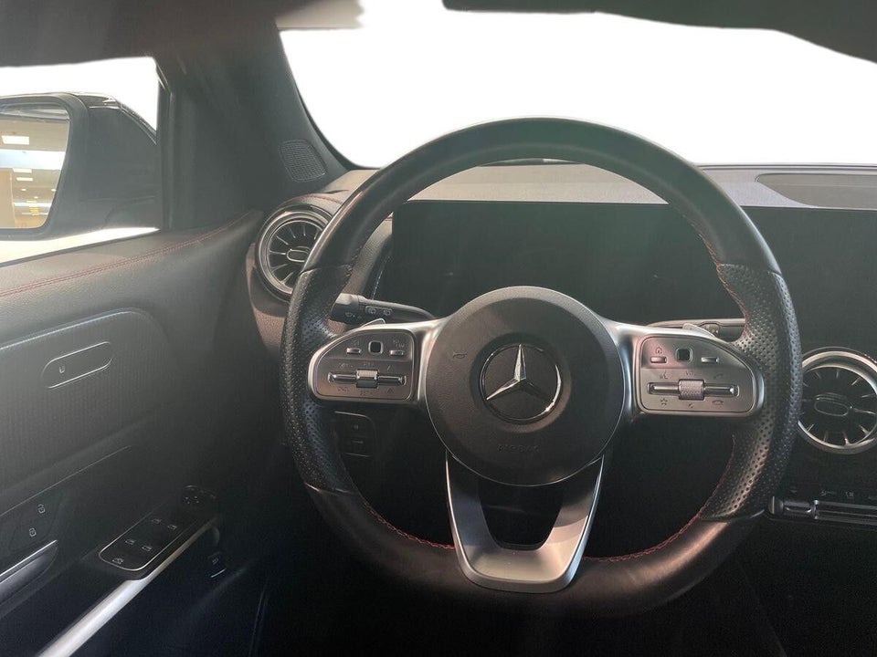 Mercedes EQB300 4Matic 5d