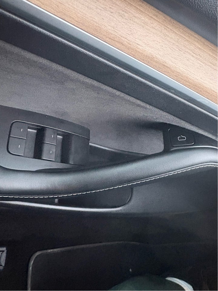 Tesla Model 3 Long Range AWD 4d