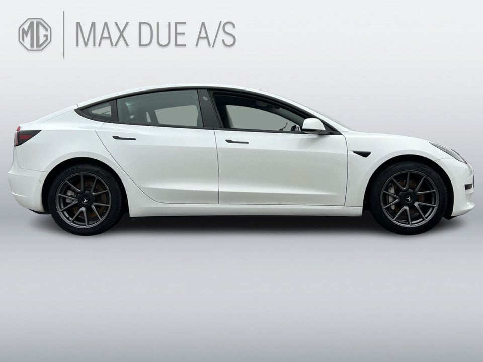 Tesla Model 3 Standard Range+ RWD 4d