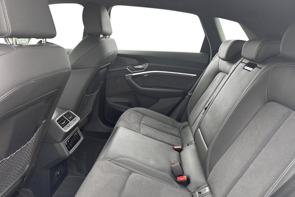 Audi Q8 e-tron 55 S-line quattro 5d