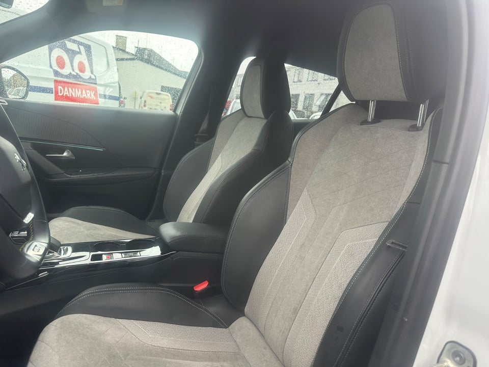 Peugeot e-2008 50 GT Pack 5d