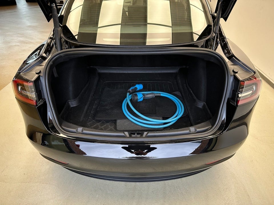 Tesla Model 3 Standard Range+ RWD 4d