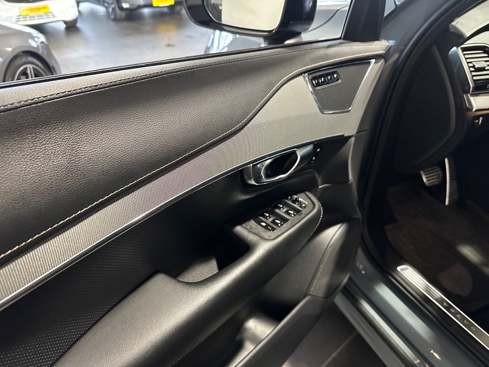 Volvo XC90 2,0 B5 235 R-Design aut. AWD Van 5d