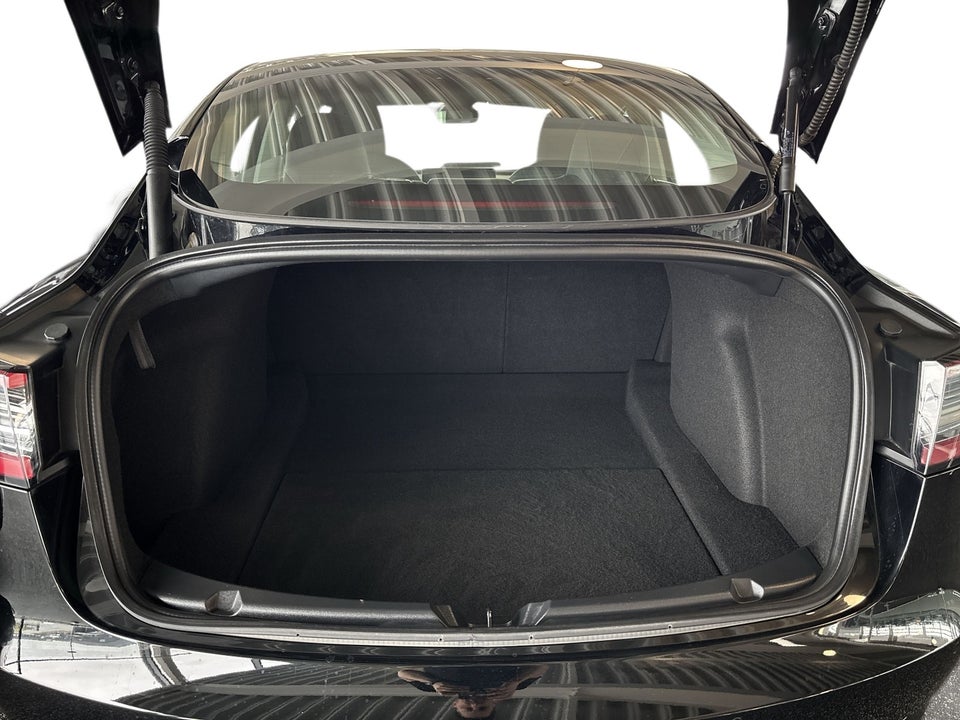 Tesla Model 3 RWD 4d