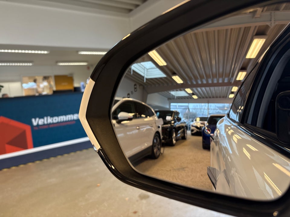 MG Marvel R Luxury 5d