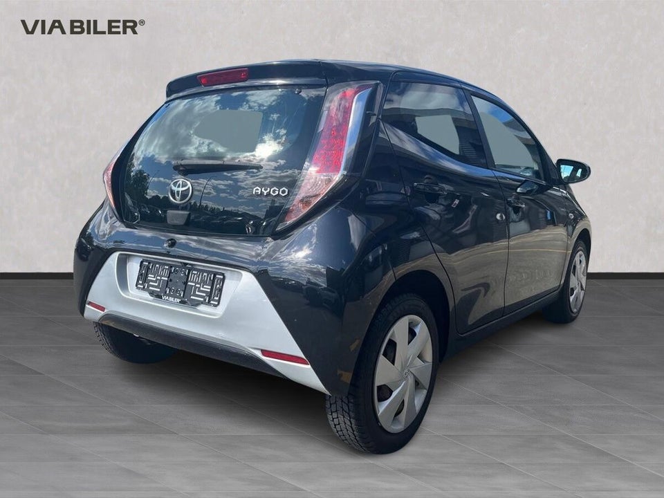 Toyota Aygo 1,0 VVT-i x-play x-shift 5d