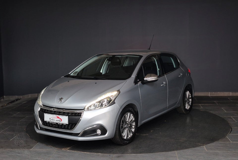 Peugeot 208 1,2 e-THP 110 Allure EAT6 5d