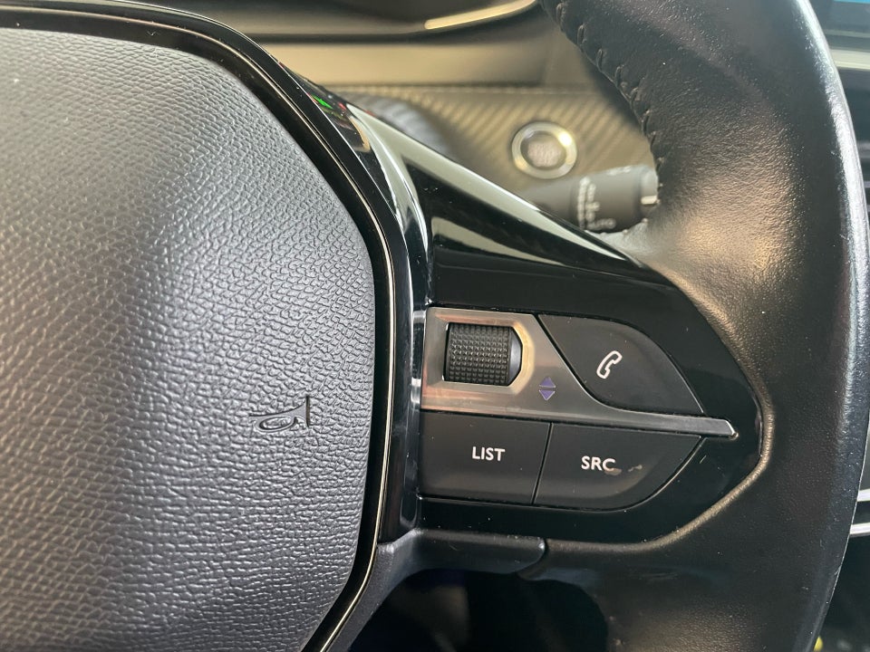 Peugeot e-208 50 Style 5d