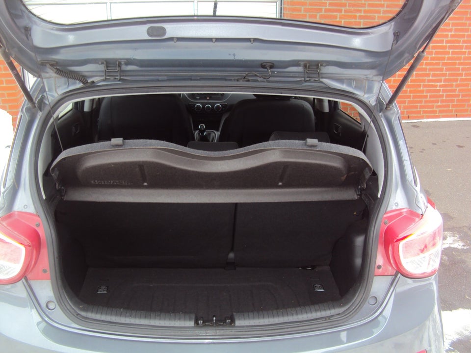 Hyundai i10 1,0 Black Line 5d