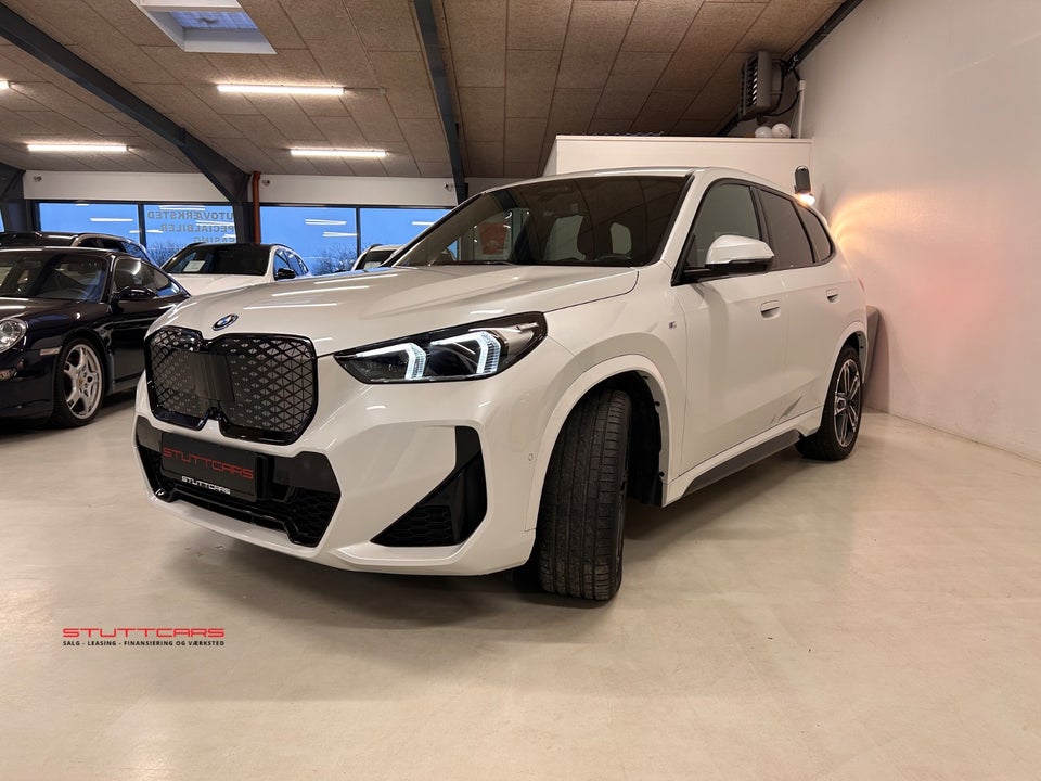 BMW iX1 eDrive20 Fully Charged M-Sport 5d