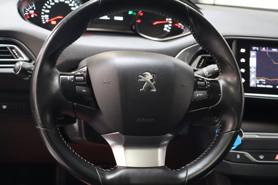 Peugeot 308 1,6 BlueHDi 120 Selection Sky 5d