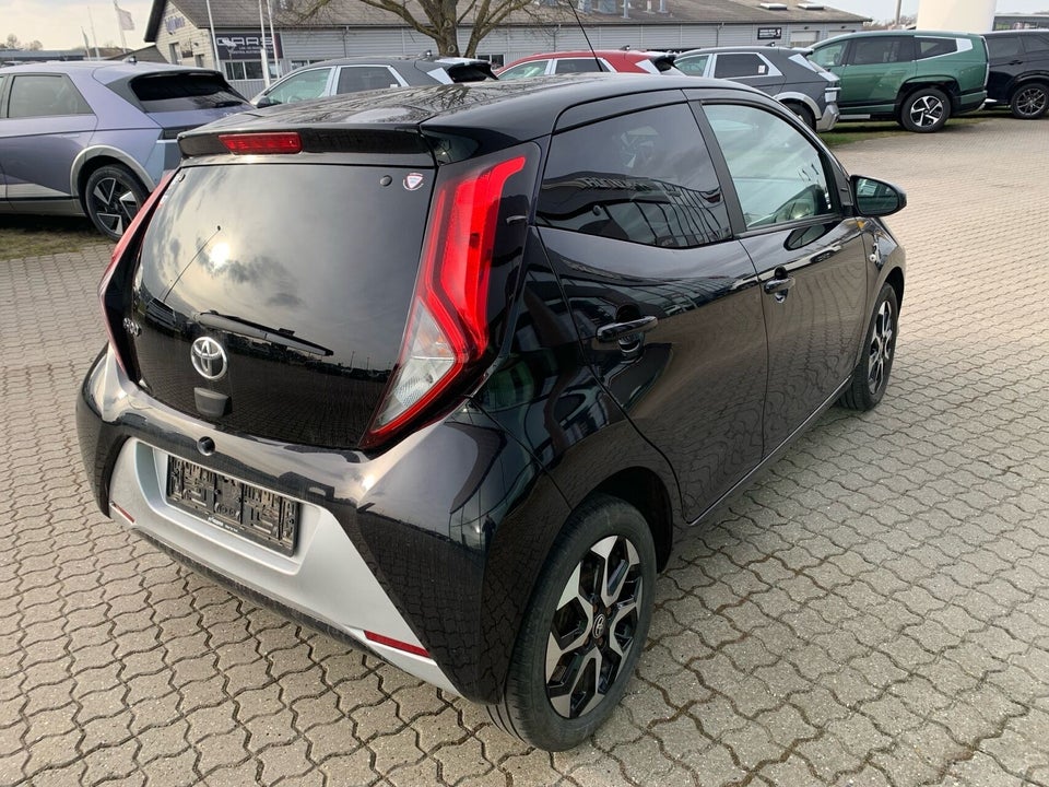 Toyota Aygo 1,0 VVT-i x-press 5d