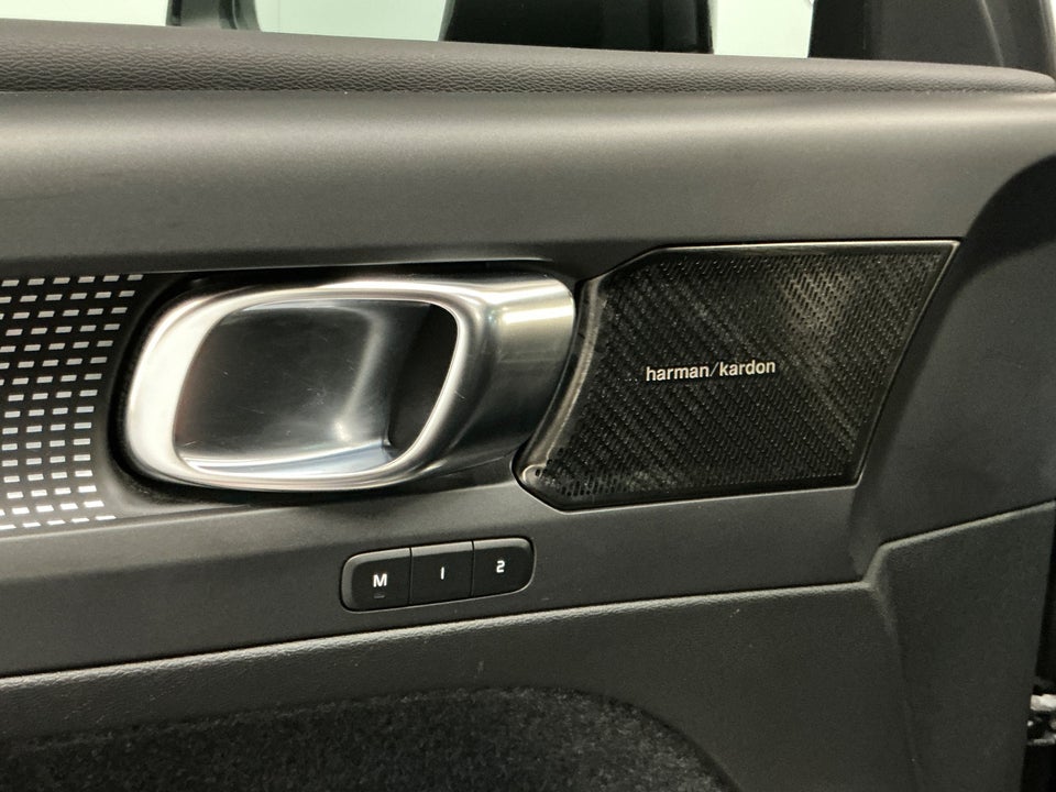 Volvo XC40 P8 ReCharge Twin Pro 5d