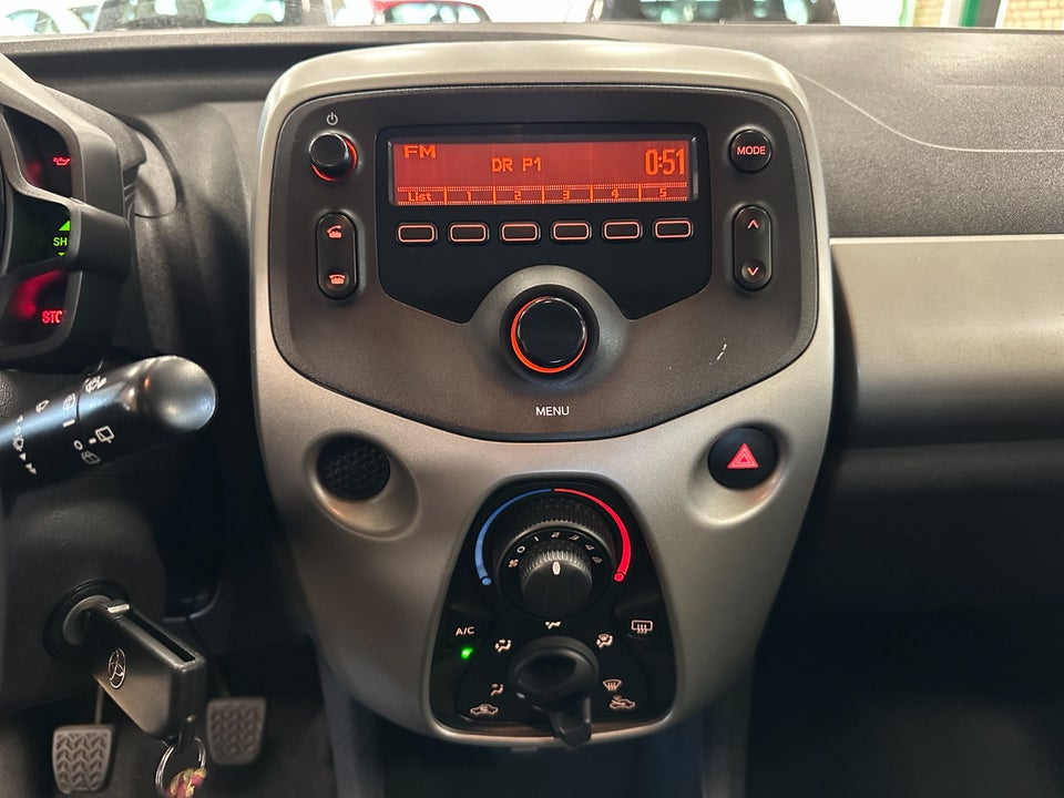 Toyota Aygo 1,0 VVT-i x-play 5d