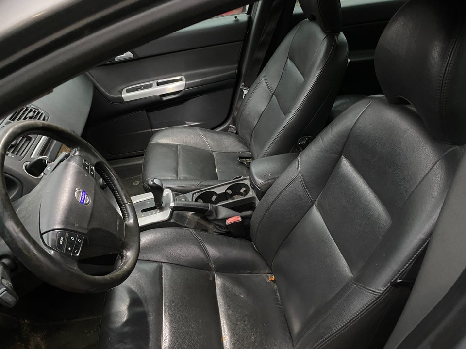 Volvo S40 2,5 T5 Momentum aut. 4d