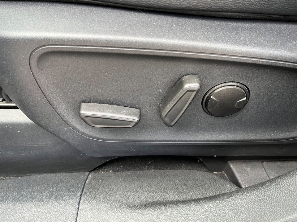 Ford Kuga 2,5 PHEV Titanium CVT 5d