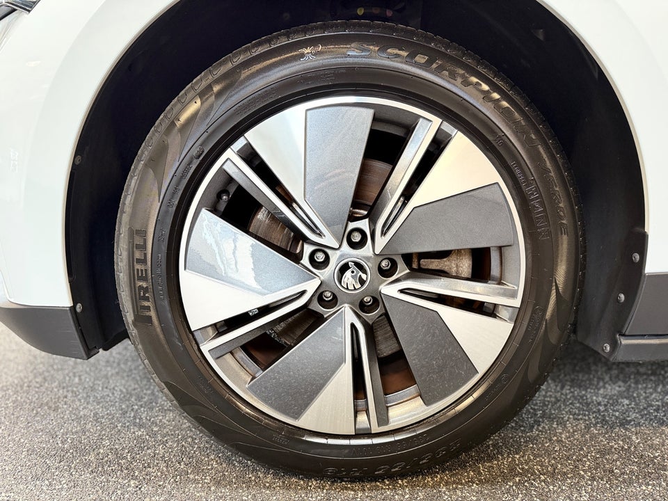 Skoda Enyaq 80x iV Loft 5d